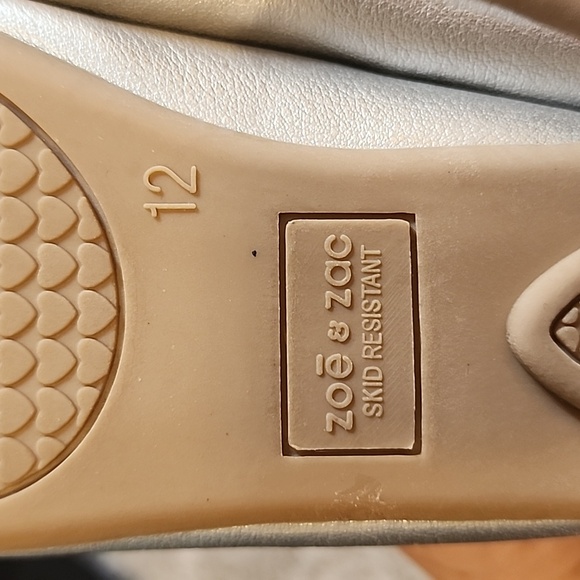 Zoe and Zac size 12 silver shoes - Picture 3 of 9